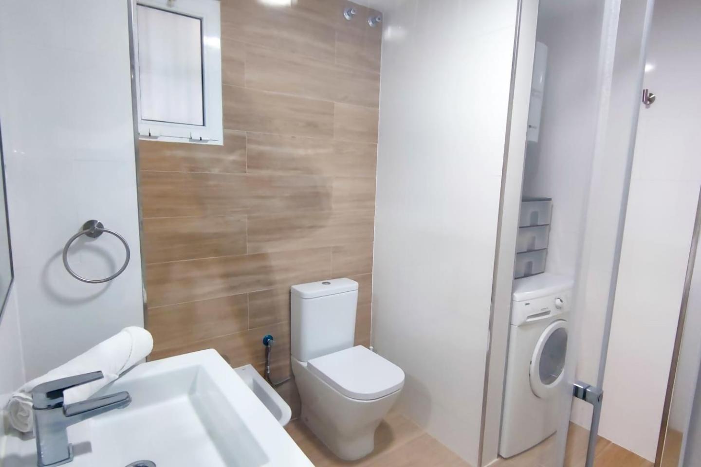 Fantastico Apartamento Totalmente Renovado Torre Del Mar Luaran gambar